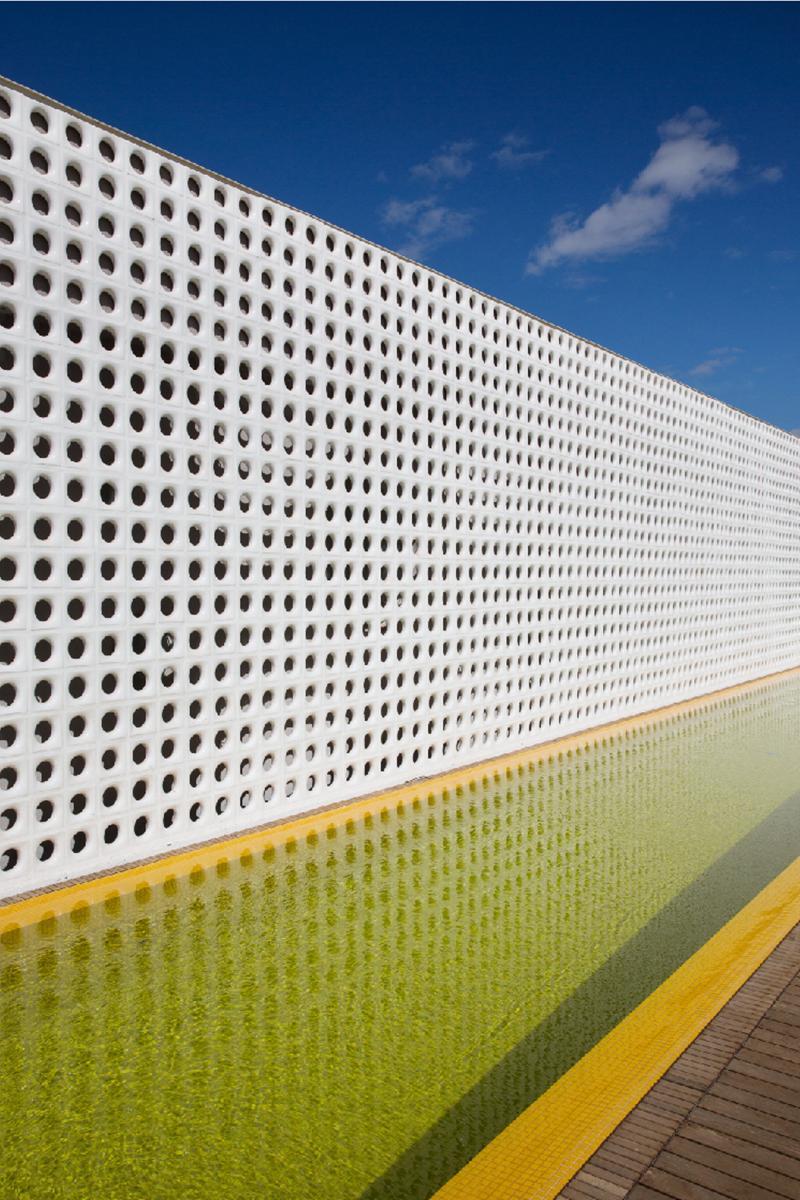 B Hotel 巴西利亚 外观 照片 A perforated metal fence
